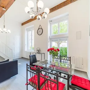  Appartement The Charming Fleury 2 Bedrooms